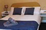 Apartment - Sleeps 5 Free parking & Sun terrace