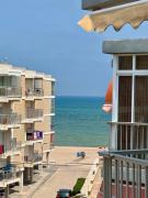 1st Line Beach Direct Access Private Parking