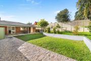 Top Kelmscott