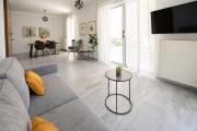 Elegant Apartment in Glyfada A1