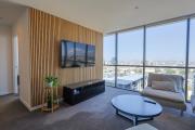 Riverview 2BR Apt with pool and Parking Near Suncorp