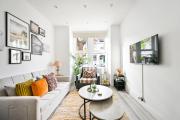 Modern 2-Bedroom Home near Tooting Broadway