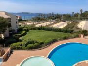 Appartement 2 chambres avec piscine face à la mer à La Coudouliere