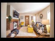 Stunning Views, Hot Tub, 5 minutes to Chester