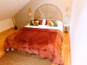 -Le Cocon Auvergnat- Clim, Spa, Jardin privatif, Recharge VAE