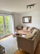 C&S Luxe - Riverside retreat ,London, Near 02 Arena has Free Parking and perfect for Long Stays