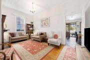 Top Leura