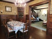 The Kings Throne Inn and Guest House