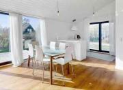 Stylish Cottage Near Beach, Cliffs & Harbour