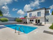 Villa in Fa ana with swimming pool Villa in Fa ana with swimming pool