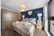 Brand New Luxury Liverpool Waterfront Apartment - Sleeps 4
