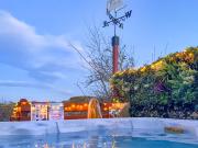 Flokis Lodge Flokis Lodge