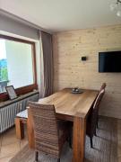 Ferienwohnung Aigisblick mit Pool und Sauna, direkt am Skihang