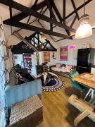 Goldings detached Barn farm stay