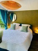 Cottage, Lodge & Spa