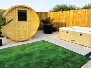 Bournemouth Spa Retreat - Hot Tub - Sauna - Cold Plunge