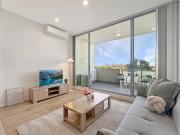 Stylish 1BR in Wolli Creek Near Airport & City