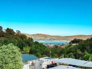 Lagoon View Retreat-Stylish 2BR in Central Knysna