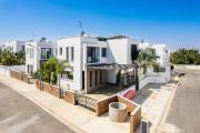 Top Paralimni