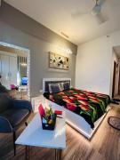 Stay near Expo mart -Modern loft overlooking the city