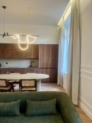 Suite Velours by Collection Aura - Maison les Arcades face à la gare de Charleville-Mézières