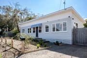 Cosy Torquay Beach Shack Minutes walk to the beach