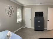 Bright 2BR Townhome – Pool Beach Minutes Away