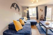 House - Sleeps 8 - Pet friendly - Garden - Parking