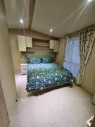 Fawn Lodge, Kelling Heath - Woodland Setting and Pets Welcome