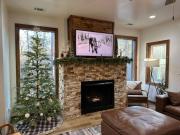 Modern Luxe Cabin! River Fun, Deer, Pool & Firepit