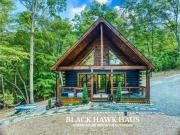 Cozy Chic Retreat Hot Tub, King Beds, Fire Pit