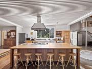 Wisteria Vines Estate - Rustic Elegance by the Coast