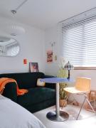 DMC St, Hongik University Station, Cozy 2rooms, Luxury Mattress, 3 minutes by Airport Railroad
