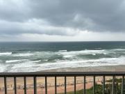 24 Bronze Beach - Stunning seaviews & beach access - 2BR Umhlanga