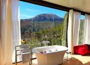 Stylish beautiful and exotic Oleandro glass Suite