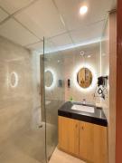 Zoneout Stays Omaxe Hazratganj