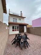 Aluga-se Ap Superior a 100 metros da lagoa