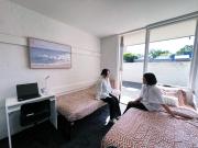 OziHouse Twin Room City View Opposite University of Melbourne