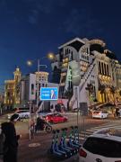 Сдаётся кваритра в Батуми от собственника студия от моря 100м высокий этаж вид на море и горы рядом ТЦ Гранд молл и Аквапарк хорошое распо?