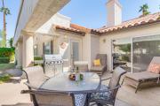 In Golf Course Community Palm Desert Escape!