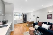 Artistic Flair 1 BD Cottage in NW11 Sleeps 3