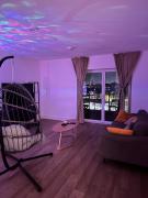 Stylish and Cozy One bedoom Flat with Balcony and City Views In Birmingham