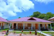 La Maison Figaro Guest House - Spacious Island Stay in La Digue