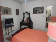 Casa com um quarto de casal para alugar