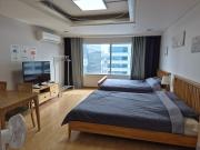 Hongdae Residence-2 1min from Hongik Uni station Exit #1