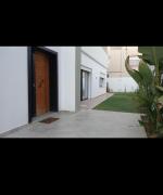 Villa familiale moderne avec jardin