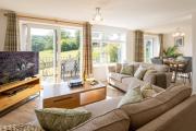 FernLea - Cosy bungalow and stunning country views