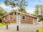 Idyllic Retreat with Whirlpool-By Traum