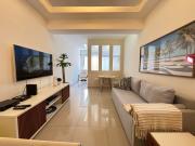 Praia de Copacabana a 600m, ótima localização