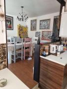 Cardiff escape with great links to the centre